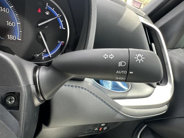 ヴォクシー ハイブリッドＳ－Ｚ　７人乗り　プロジェクター式ＬＥＤヘッドランプ　ユニバーサルステップ　１０．５インチディスプレイオーディオ　ＥＴＣ２．０　ＴＶ＋ＣＤ・ＤＶＤデッキ　両側パワースライドドア　シートヒーター　登録済未使用車（36枚目）