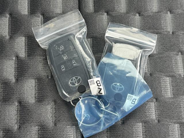 ヴォクシー ハイブリッドＳ－Ｚ　７人乗り　プロジェクター式ＬＥＤヘッドランプ　ユニバーサルステップ　１０．５インチディスプレイオーディオ　ＥＴＣ２．０　ＴＶ＋ＣＤ・ＤＶＤデッキ　両側パワースライドドア　シートヒーター　登録済未使用車（38枚目）