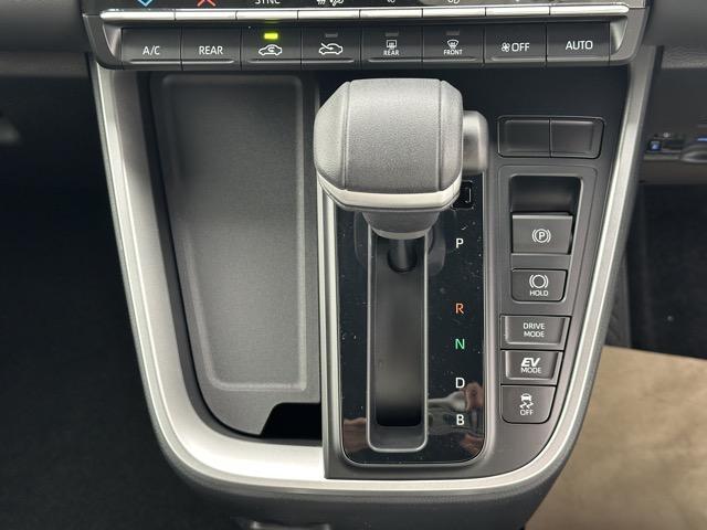 ヴォクシー ハイブリッドＳ－Ｚ　７人乗り　プロジェクター式ＬＥＤヘッドランプ　ユニバーサルステップ　１０．５インチディスプレイオーディオ　ＥＴＣ２．０　ＴＶ＋ＣＤ・ＤＶＤデッキ　両側パワースライドドア　シートヒーター　登録済未使用車（25枚目）