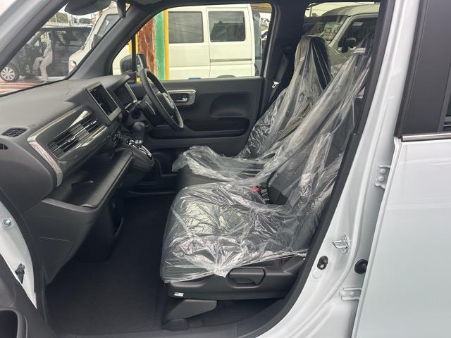 N-WGNカスタム L・ターボ ホンダセンシング LEDヘッドランプ 電子制御パーキングブレーキ オートブレーキホールド機能 液晶メーター 本革巻ステアリング パドルシフト 運転席・助手席シートヒーター バックカメラ 届出済未使用車(6枚目)