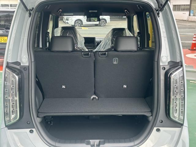 N-WGNカスタム L・ターボ ホンダセンシング LEDヘッドランプ 電子制御パーキングブレーキ オートブレーキホールド機能 液晶メーター 本革巻ステアリング パドルシフト 運転席・助手席シートヒーター バックカメラ 届出済未使用車(11枚目)