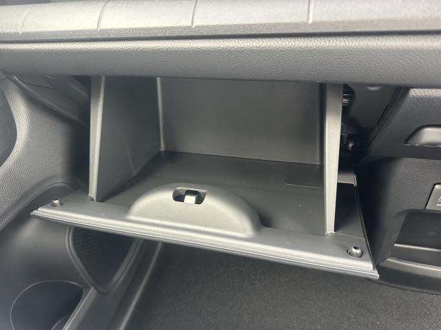 N-WGNカスタム L・ターボ ホンダセンシング LEDヘッドランプ 電子制御パーキングブレーキ オートブレーキホールド機能 液晶メーター 本革巻ステアリング パドルシフト 運転席・助手席シートヒーター バックカメラ 届出済未使用車(20枚目)