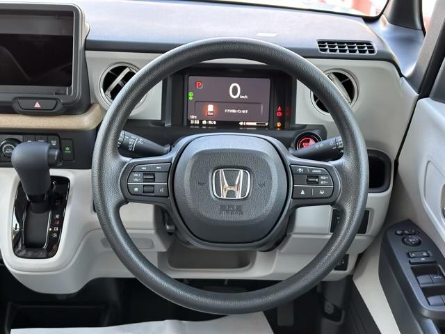 Ｎ－ＢＯＸ ファッションスタイル　ホンダセンシング　ＬＥＤヘッドランプ　パワースライドドア　アダプティブクルーズコントロール　電子制御パーキングブレーキ　オートブレーキホールド機能　ロールサンシェード　液晶メーター　届出済未使用車（9枚目）