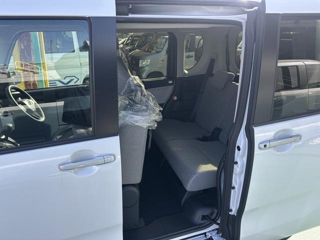 タント X スマートキー LEDヘッドライト 片側パワースライドドア フルオートエアコン シートヒーター ロールサンシェード シートバックテーブル USB充電ソケット 衝突被害軽減ブレーキ 届出済未使用車(7枚目)