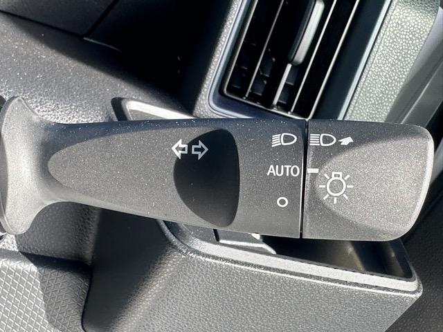 タント X スマートキー LEDヘッドライト 片側パワースライドドア フルオートエアコン シートヒーター ロールサンシェード シートバックテーブル USB充電ソケット 衝突被害軽減ブレーキ 届出済未使用車(23枚目)