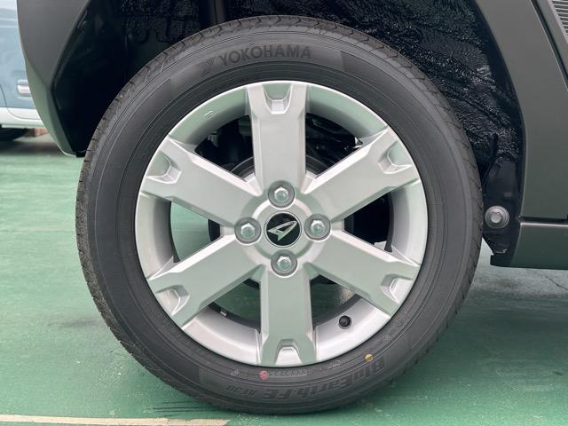 タフト G クロムベンチャー 特別仕様車 9インチスマホ連携ディスプレイオーディオ スマートアシスト LEDヘッドランプ スカイフィールトップ 運転席・助手席シートヒーター 電動パーキングブレーキ バックモニター 届出済未使用車(14枚目)