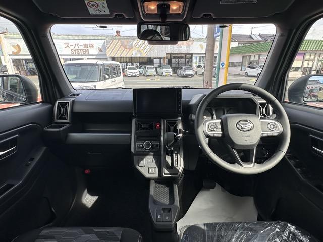 タフト Gターボ ダーククロムベンチャー 特別仕様車 9インチスマホ連携ディスプレイオーディオ スマートアシスト LEDヘッドランプ スカイフィールトップ 運転席・助手席シートヒーター 電動パーキングブレーキ バックモニター 届出済未使用車(8枚目)