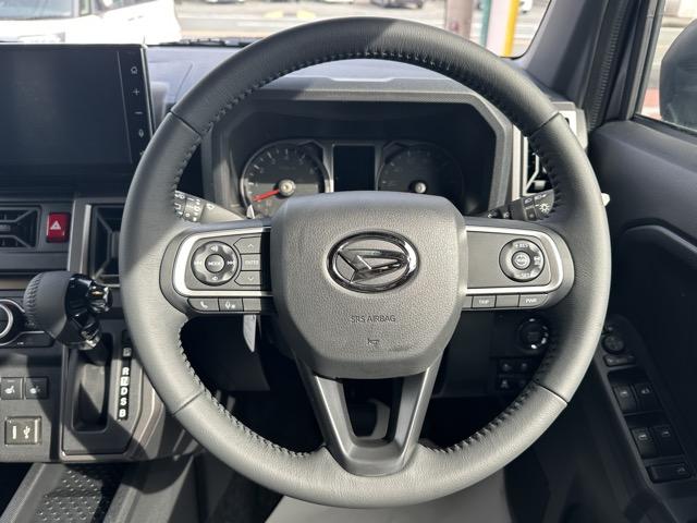 タフト Gターボ ダーククロムベンチャー 特別仕様車 9インチスマホ連携ディスプレイオーディオ スマートアシスト LEDヘッドランプ スカイフィールトップ 運転席・助手席シートヒーター 電動パーキングブレーキ バックモニター 届出済未使用車(9枚目)