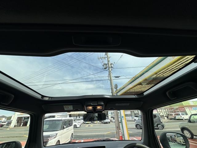 タフト Gターボ ダーククロムベンチャー 特別仕様車 9インチスマホ連携ディスプレイオーディオ スマートアシスト LEDヘッドランプ スカイフィールトップ 運転席・助手席シートヒーター 電動パーキングブレーキ バックモニター 届出済未使用車(10枚目)