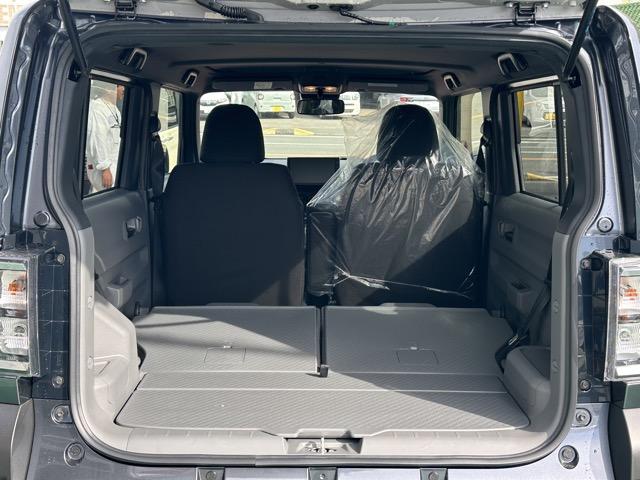 タフト Gターボ ダーククロムベンチャー 特別仕様車 9インチスマホ連携ディスプレイオーディオ スマートアシスト LEDヘッドランプ スカイフィールトップ 運転席・助手席シートヒーター 電動パーキングブレーキ バックモニター 届出済未使用車(13枚目)