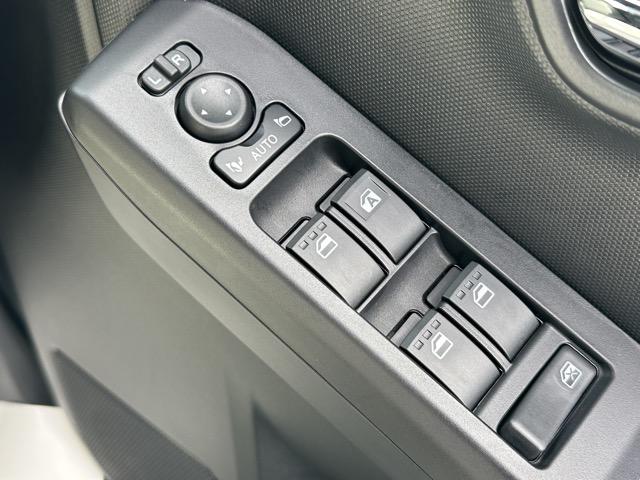 タフト Gターボ ダーククロムベンチャー 特別仕様車 9インチスマホ連携ディスプレイオーディオ スマートアシスト LEDヘッドランプ スカイフィールトップ 運転席・助手席シートヒーター 電動パーキングブレーキ バックモニター 届出済未使用車(16枚目)