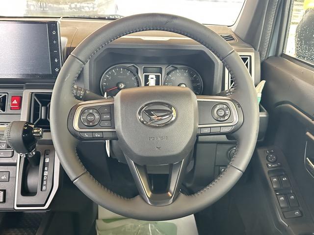 タフト G クロムベンチャー 特別仕様車 9インチスマホ連携ディスプレイオーディオ スマートアシスト LEDヘッドランプ スカイフィールトップ 運転席・助手席シートヒーター 電動パーキングブレーキ バックモニター 届出済未使用車(9枚目)