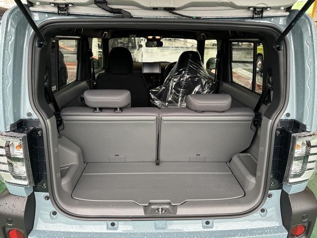 タフト G クロムベンチャー 特別仕様車 9インチスマホ連携ディスプレイオーディオ スマートアシスト LEDヘッドランプ スカイフィールトップ 運転席・助手席シートヒーター 電動パーキングブレーキ バックモニター 届出済未使用車(10枚目)