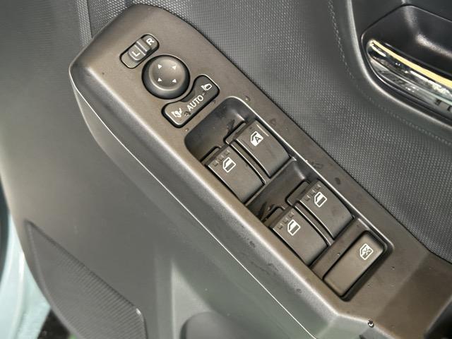 タフト G クロムベンチャー 特別仕様車 9インチスマホ連携ディスプレイオーディオ スマートアシスト LEDヘッドランプ スカイフィールトップ 運転席・助手席シートヒーター 電動パーキングブレーキ バックモニター 届出済未使用車(14枚目)