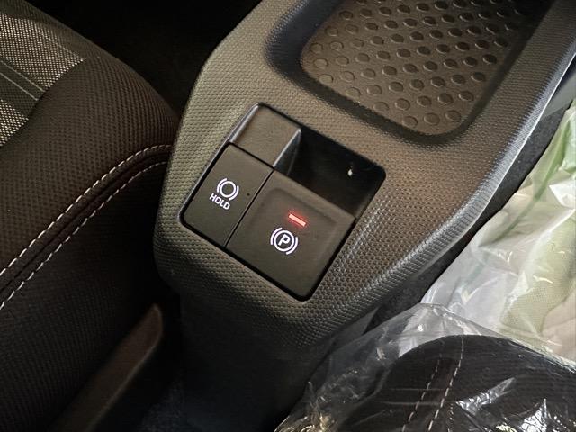 タフト G クロムベンチャー 特別仕様車 9インチスマホ連携ディスプレイオーディオ スマートアシスト LEDヘッドランプ スカイフィールトップ 運転席・助手席シートヒーター 電動パーキングブレーキ バックモニター 届出済未使用車(22枚目)