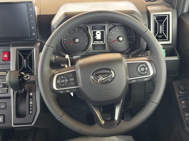 タフト G ダーククロムベンチャー 特別仕様車 9インチスマホ連携ディスプレイオーディオ スマートアシスト LEDヘッドランプ スカイフィールトップ 運転席・助手席シートヒーター 電動パーキングブレーキ バックモニター 届出済未使用車(9枚目)