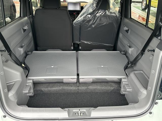 タフト G ダーククロムベンチャー 特別仕様車 9インチスマホ連携ディスプレイオーディオ スマートアシスト LEDヘッドランプ スカイフィールトップ 運転席・助手席シートヒーター 電動パーキングブレーキ バックモニター 届出済未使用車(13枚目)