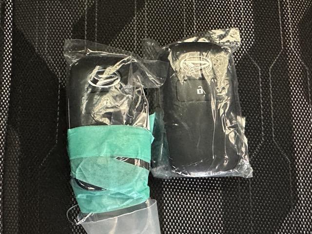 タフト G ダーククロムベンチャー 特別仕様車 9インチスマホ連携ディスプレイオーディオ スマートアシスト LEDヘッドランプ スカイフィールトップ 運転席・助手席シートヒーター 電動パーキングブレーキ バックモニター 届出済未使用車(28枚目)