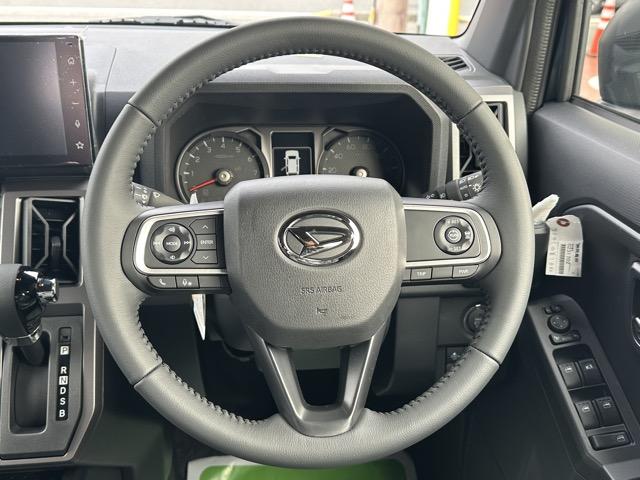 タフト G ダーククロムベンチャー 特別仕様車 9インチスマホ連携ディスプレイオーディオ スマートアシスト LEDヘッドランプ スカイフィールトップ 運転席・助手席シートヒーター 電動パーキングブレーキ バックモニター 届出済未使用車(10枚目)