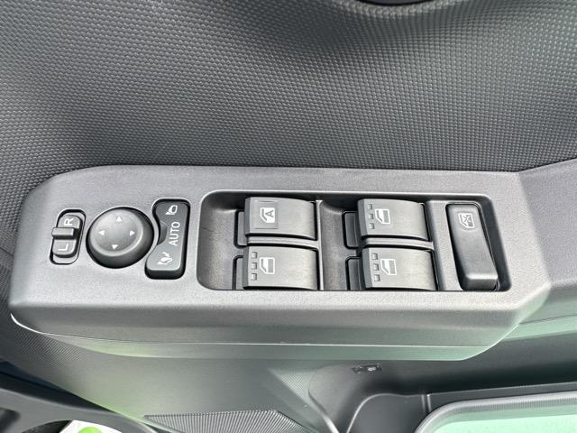 タフト G ダーククロムベンチャー 特別仕様車 9インチスマホ連携ディスプレイオーディオ スマートアシスト LEDヘッドランプ スカイフィールトップ 運転席・助手席シートヒーター 電動パーキングブレーキ バックモニター 届出済未使用車(16枚目)