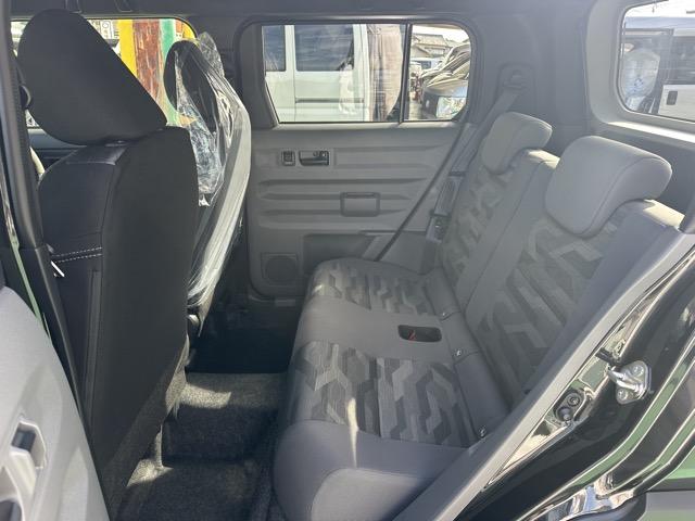 タフト Gターボ クロムベンチャー 特別仕様車 9インチスマホ連携ディスプレイオーディオ スマートアシスト LEDヘッドランプ スカイフィールトップ 運転席・助手席シートヒーター 電動パーキングブレーキ バックモニター 届出済未使用車(7枚目)