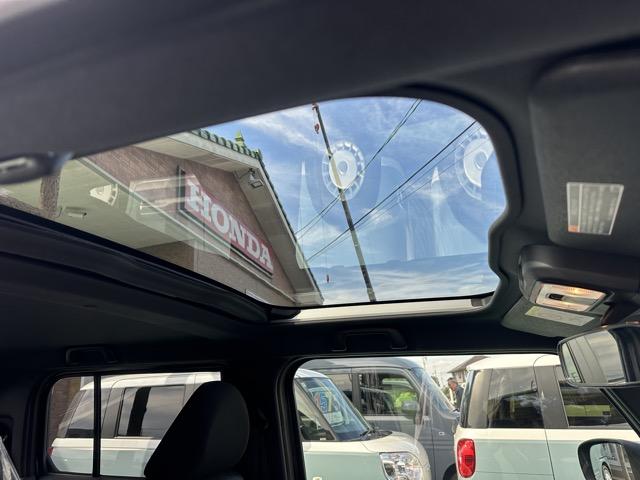 タフト Gターボ クロムベンチャー 特別仕様車 9インチスマホ連携ディスプレイオーディオ スマートアシスト LEDヘッドランプ スカイフィールトップ 運転席・助手席シートヒーター 電動パーキングブレーキ バックモニター 届出済未使用車(18枚目)