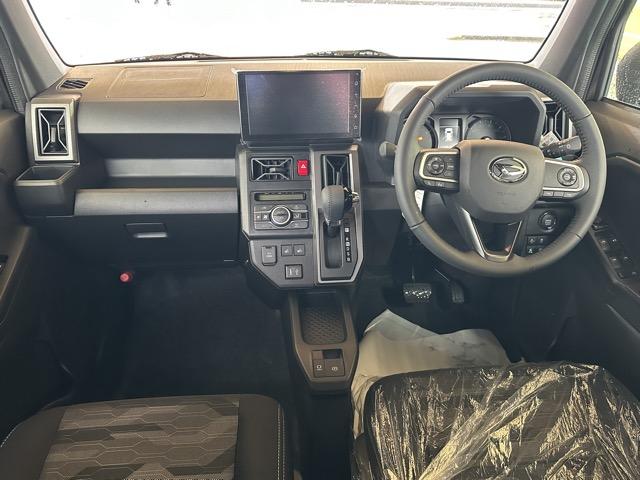 タフト G ダーククロムベンチャー 特別仕様車 9インチスマホ連携ディスプレイオーディオ スマートアシスト LEDヘッドランプ スカイフィールトップ 運転席・助手席シートヒーター 電動パーキングブレーキ バックモニター 届出済未使用車(8枚目)