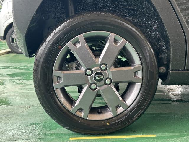 タフト G ダーククロムベンチャー 特別仕様車 9インチスマホ連携ディスプレイオーディオ スマートアシスト LEDヘッドランプ スカイフィールトップ 運転席・助手席シートヒーター 電動パーキングブレーキ バックモニター 届出済未使用車(15枚目)