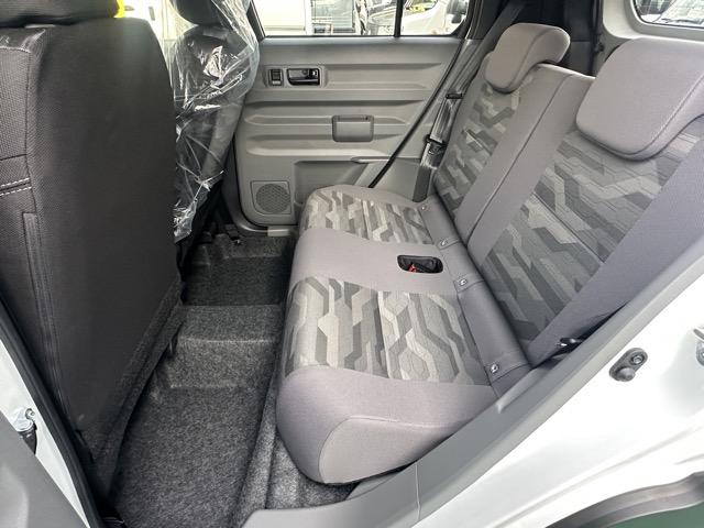 タフト Gターボ クロムベンチャー 特別仕様車 9インチスマホ連携ディスプレイオーディオ スマートアシスト LEDヘッドランプ スカイフィールトップ 運転席・助手席シートヒーター 電動パーキングブレーキ バックモニター 届出済未使用車(7枚目)