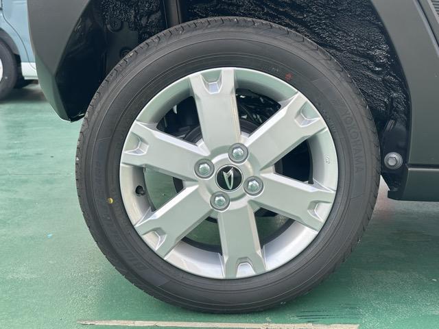 タフト Gターボ クロムベンチャー 特別仕様車 9インチスマホ連携ディスプレイオーディオ スマートアシスト LEDヘッドランプ スカイフィールトップ 運転席・助手席シートヒーター 電動パーキングブレーキ バックモニター 届出済未使用車(14枚目)