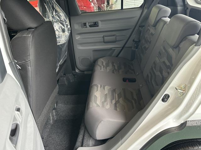 タフト G ダーククロムベンチャー 特別仕様車 9インチスマホ連携ディスプレイオーディオ スマートアシスト LEDヘッドランプ スカイフィールトップ 運転席・助手席シートヒーター 電動パーキングブレーキ バックモニター 届出済未使用車(7枚目)