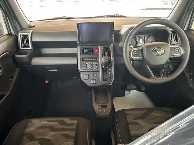 タフト G ダーククロムベンチャー 特別仕様車 9インチスマホ連携ディスプレイオーディオ スマートアシスト LEDヘッドランプ スカイフィールトップ 運転席・助手席シートヒーター 電動パーキングブレーキ バックモニター 届出済未使用車(8枚目)