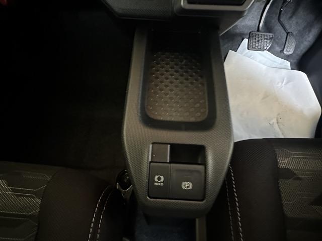 タフト G ダーククロムベンチャー 特別仕様車 9インチスマホ連携ディスプレイオーディオ スマートアシスト LEDヘッドランプ スカイフィールトップ 運転席・助手席シートヒーター 電動パーキングブレーキ バックモニター 届出済未使用車(20枚目)