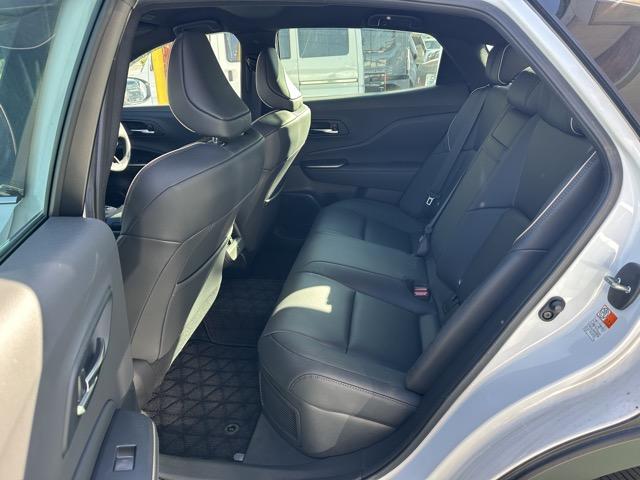 クラウンクロスオーバー Ｇアドバンスド・レザーパッケージ　純正ディスプレイオーディオ　パノラマカメラ　ＥＴＣ　シートヒーター＆ベンチレーション　パワーシート　パワーバックドア　スマートキー　ＬＥＤヘッドライト　オートエアコン　革巻ハンドル　ＡＣ１００Ｖ電源（7枚目）