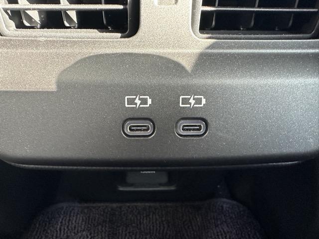 クラウンクロスオーバー Ｇアドバンスド・レザーパッケージ　純正ディスプレイオーディオ　パノラマカメラ　ＥＴＣ　シートヒーター＆ベンチレーション　パワーシート　パワーバックドア　スマートキー　ＬＥＤヘッドライト　オートエアコン　革巻ハンドル　ＡＣ１００Ｖ電源（10枚目）