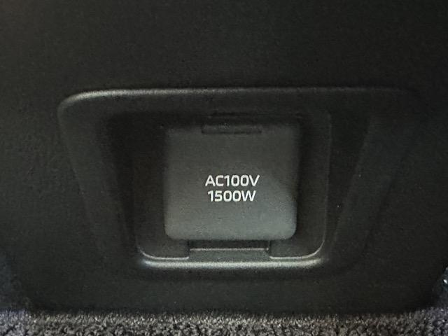 クラウンクロスオーバー Ｇアドバンスド・レザーパッケージ　純正ディスプレイオーディオ　パノラマカメラ　ＥＴＣ　シートヒーター＆ベンチレーション　パワーシート　パワーバックドア　スマートキー　ＬＥＤヘッドライト　オートエアコン　革巻ハンドル　ＡＣ１００Ｖ電源（11枚目）
