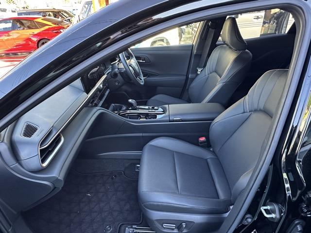 クラウンスポーツ Ｚ　内装色／ブラック　セーフティセンス　ディスプレイオーディオ　ＥＴＣ２．０　パノラミックビューモニター　デジタルインナーミラー　運転席・助手席シートヒーター＆ベンチレーション　ステアリングヒーター（6枚目）