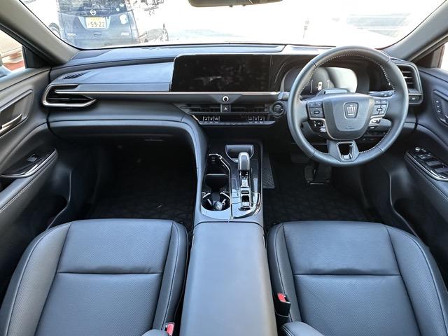 クラウンスポーツ Ｚ　内装色／ブラック　セーフティセンス　ディスプレイオーディオ　ＥＴＣ２．０　パノラミックビューモニター　デジタルインナーミラー　運転席・助手席シートヒーター＆ベンチレーション　ステアリングヒーター（8枚目）