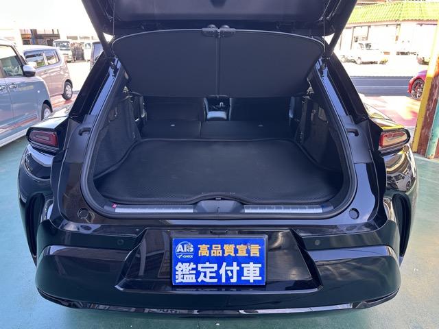 クラウンスポーツ Ｚ　内装色／ブラック　セーフティセンス　ディスプレイオーディオ　ＥＴＣ２．０　パノラミックビューモニター　デジタルインナーミラー　運転席・助手席シートヒーター＆ベンチレーション　ステアリングヒーター（13枚目）