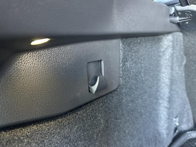 クラウンスポーツ Ｚ　内装色／ブラック　セーフティセンス　ディスプレイオーディオ　ＥＴＣ２．０　パノラミックビューモニター　デジタルインナーミラー　運転席・助手席シートヒーター＆ベンチレーション　ステアリングヒーター（14枚目）