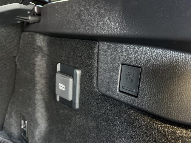 クラウンスポーツ Ｚ　内装色／ブラック　セーフティセンス　ディスプレイオーディオ　ＥＴＣ２．０　パノラミックビューモニター　デジタルインナーミラー　運転席・助手席シートヒーター＆ベンチレーション　ステアリングヒーター（16枚目）