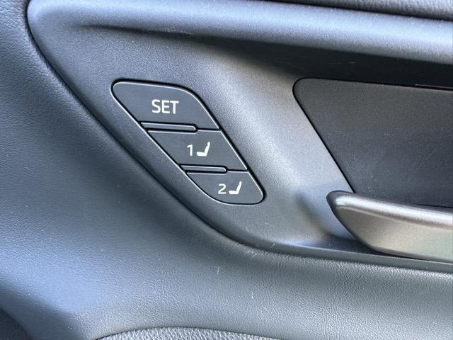 クラウンスポーツ Ｚ　内装色／ブラック　セーフティセンス　ディスプレイオーディオ　ＥＴＣ２．０　パノラミックビューモニター　デジタルインナーミラー　運転席・助手席シートヒーター＆ベンチレーション　ステアリングヒーター（20枚目）