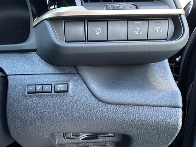 クラウンスポーツ Ｚ　内装色／ブラック　セーフティセンス　ディスプレイオーディオ　ＥＴＣ２．０　パノラミックビューモニター　デジタルインナーミラー　運転席・助手席シートヒーター＆ベンチレーション　ステアリングヒーター（21枚目）