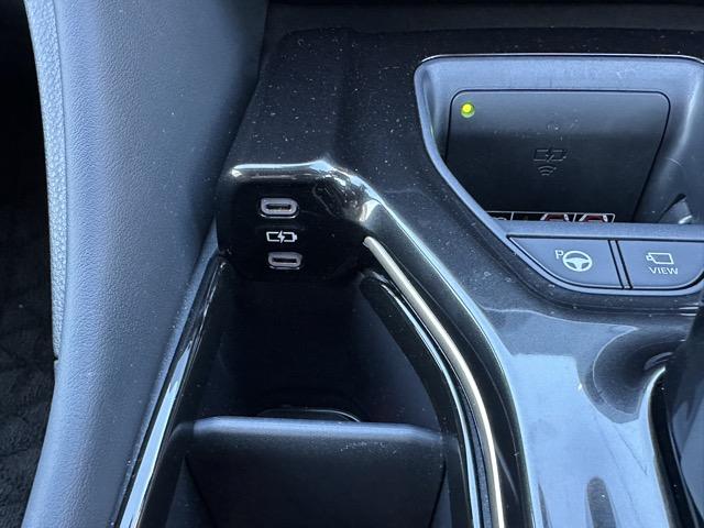 クラウンスポーツ Ｚ　内装色／ブラック　セーフティセンス　ディスプレイオーディオ　ＥＴＣ２．０　パノラミックビューモニター　デジタルインナーミラー　運転席・助手席シートヒーター＆ベンチレーション　ステアリングヒーター（25枚目）