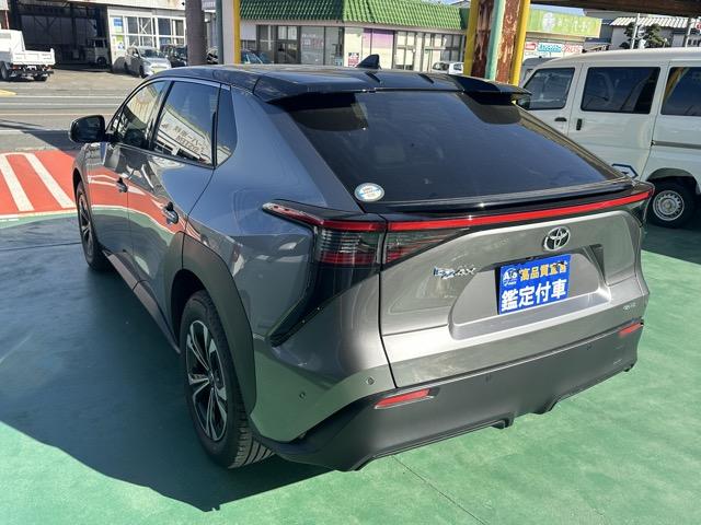 bZ4X Z 純正ナビゲーション パノラマカメラ ETC デジタルインナーミラー JBLスピーカー シートヒーター&ベンチレーション パワーシート パワーバックドア オートクルーズコントロール 革巻きハンドル(5枚目)