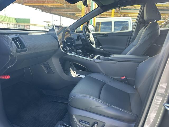 bZ4X Z 純正ナビゲーション パノラマカメラ ETC デジタルインナーミラー JBLスピーカー シートヒーター&ベンチレーション パワーシート パワーバックドア オートクルーズコントロール 革巻きハンドル(7枚目)