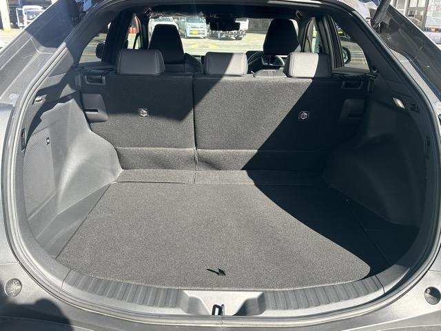 bZ4X Z 純正ナビゲーション パノラマカメラ ETC デジタルインナーミラー JBLスピーカー シートヒーター&ベンチレーション パワーシート パワーバックドア オートクルーズコントロール 革巻きハンドル(12枚目)