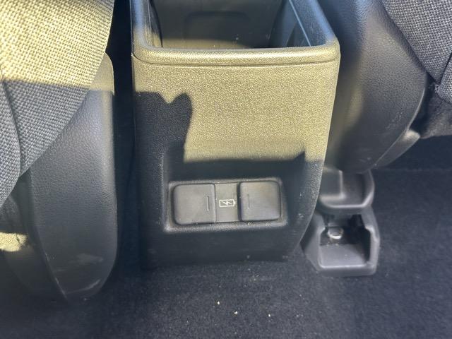 Ｈｏｎｄａ ｅ アドバンス　純正ナビゲーション　マルチビューカメラ　ＥＴＣ　サンルーフ　デジタルインナーミラー　スマートキー　ＬＥＤヘッドライト　フルオートエアコン　シートヒーター＆ハンドルヒーター　ＡＣ１００Ｖ電源（10枚目）