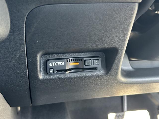 Ｈｏｎｄａ ｅ アドバンス　純正ナビゲーション　マルチビューカメラ　ＥＴＣ　サンルーフ　デジタルインナーミラー　スマートキー　ＬＥＤヘッドライト　フルオートエアコン　シートヒーター＆ハンドルヒーター　ＡＣ１００Ｖ電源（23枚目）