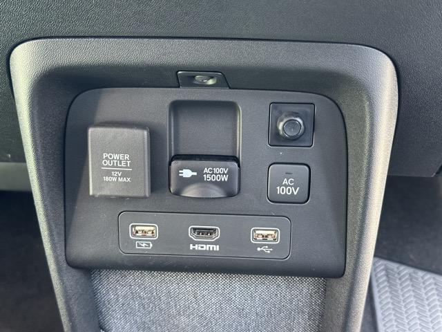 Ｈｏｎｄａ ｅ アドバンス　純正ナビゲーション　マルチビューカメラ　ＥＴＣ　サンルーフ　デジタルインナーミラー　スマートキー　ＬＥＤヘッドライト　フルオートエアコン　シートヒーター＆ハンドルヒーター　ＡＣ１００Ｖ電源（25枚目）